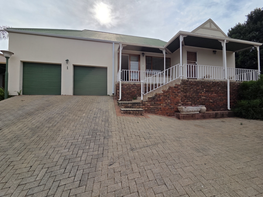 To Let 3 Bedroom Property for Rent in Wilkoppies North West